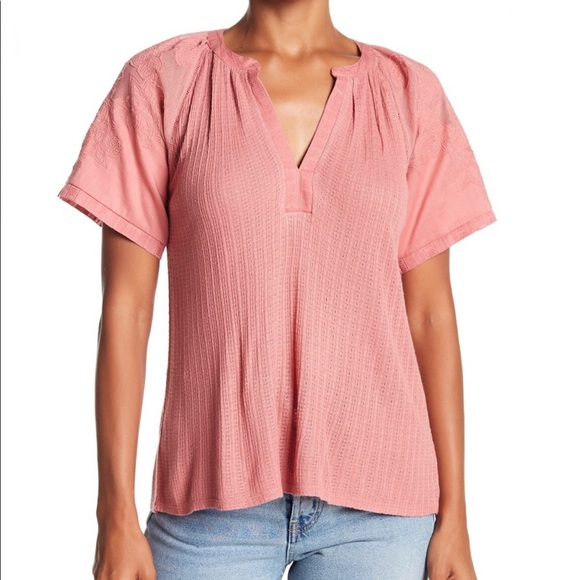 Lucky Brand Tops - Lucky Brand Small Floral Sleeve Top